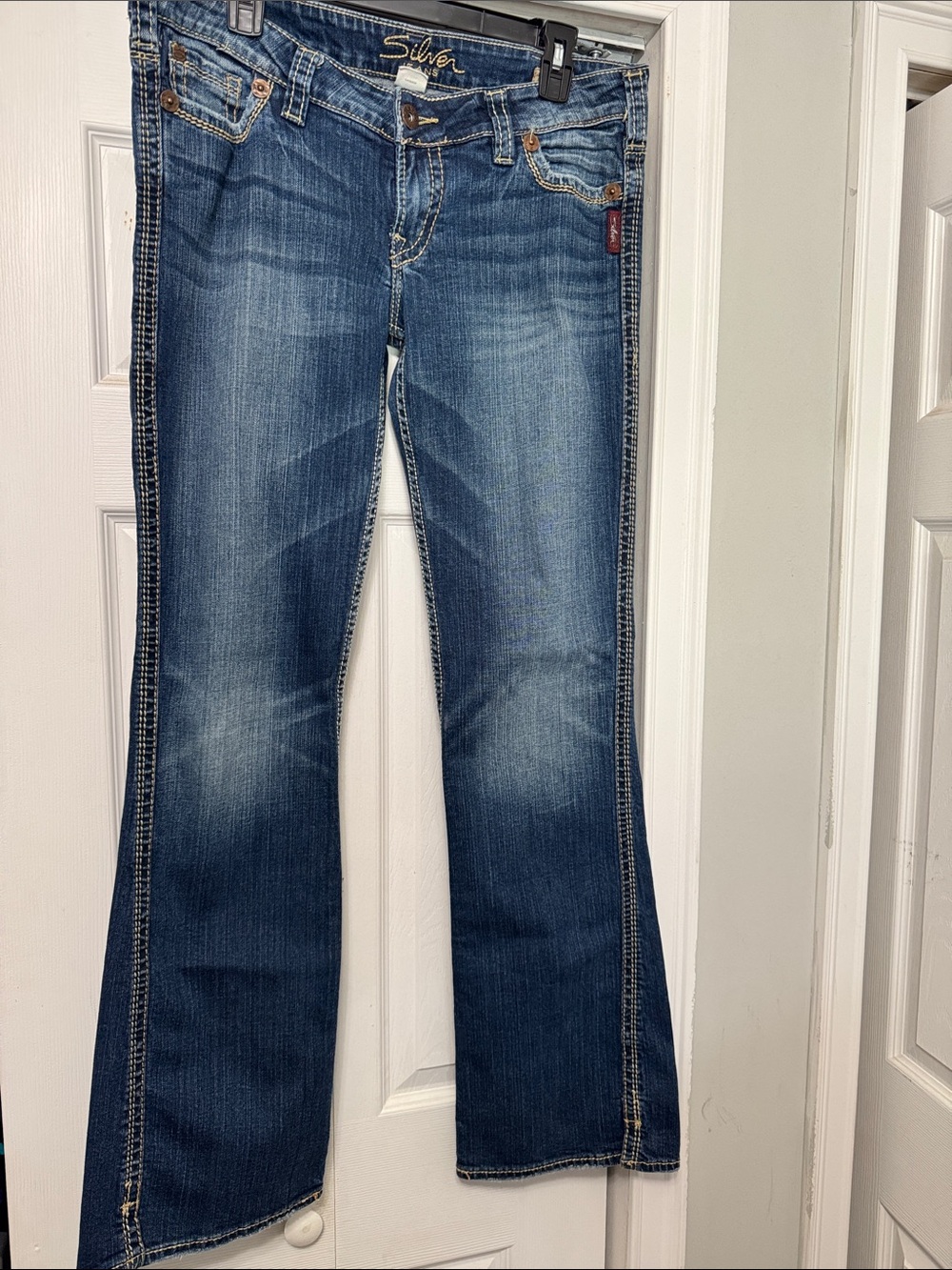 Silver Jeans Women's Medium Blue Flare Jeans